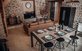 Maison Quartier Medieval Au Pied Du Chateau Fougeres